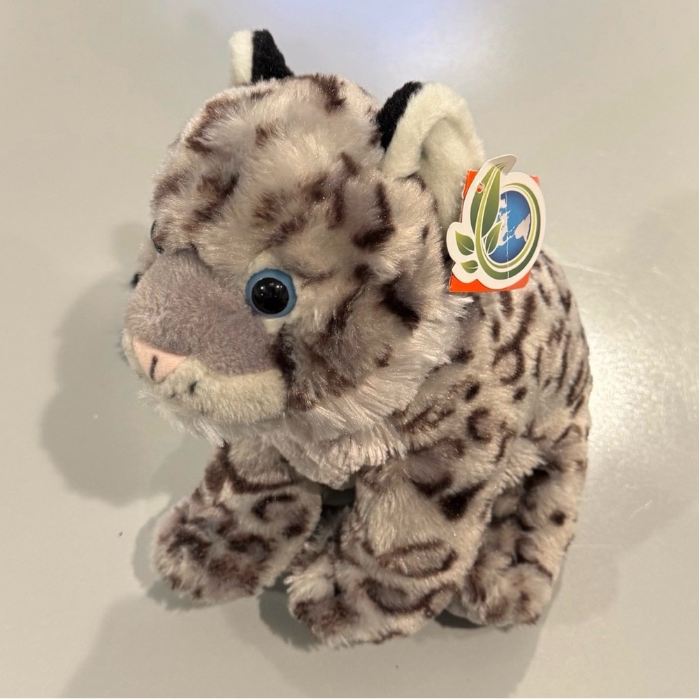 NWT Wild Republic Cuddlekins Snow Leopard Cub 12” Seated Gray Cat Plush